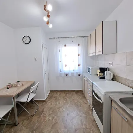 Apartament Fortuna Apartment *
